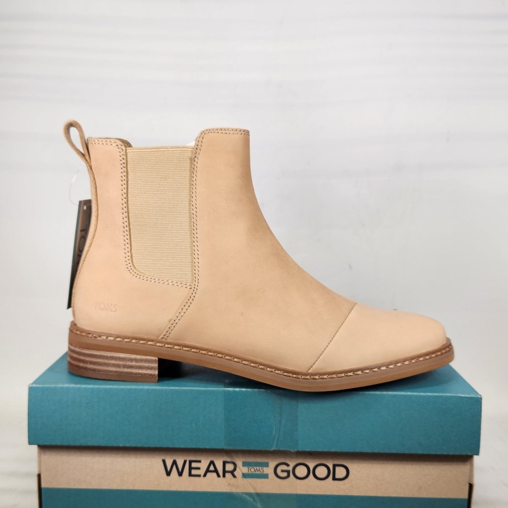 TOMS Charlie Chelsea Boot Women Size 8 Oatmeal Nubuck Leather Cap Toe Flat